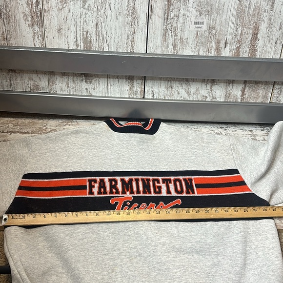 Vintage Varsity Farmington Tigers Sweater Knit Crewneck sweatshirt - Picture 4 of 10